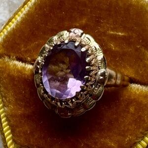 Oval Amethyst 14k Yellow Gold Vintage Ring